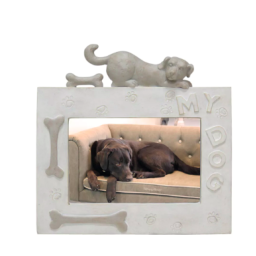 Happy House - Fotokader - Liggende hond